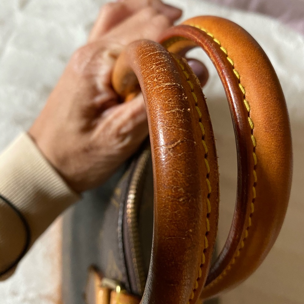 Louis Vuitton alma monogram - Picture 5 of 11